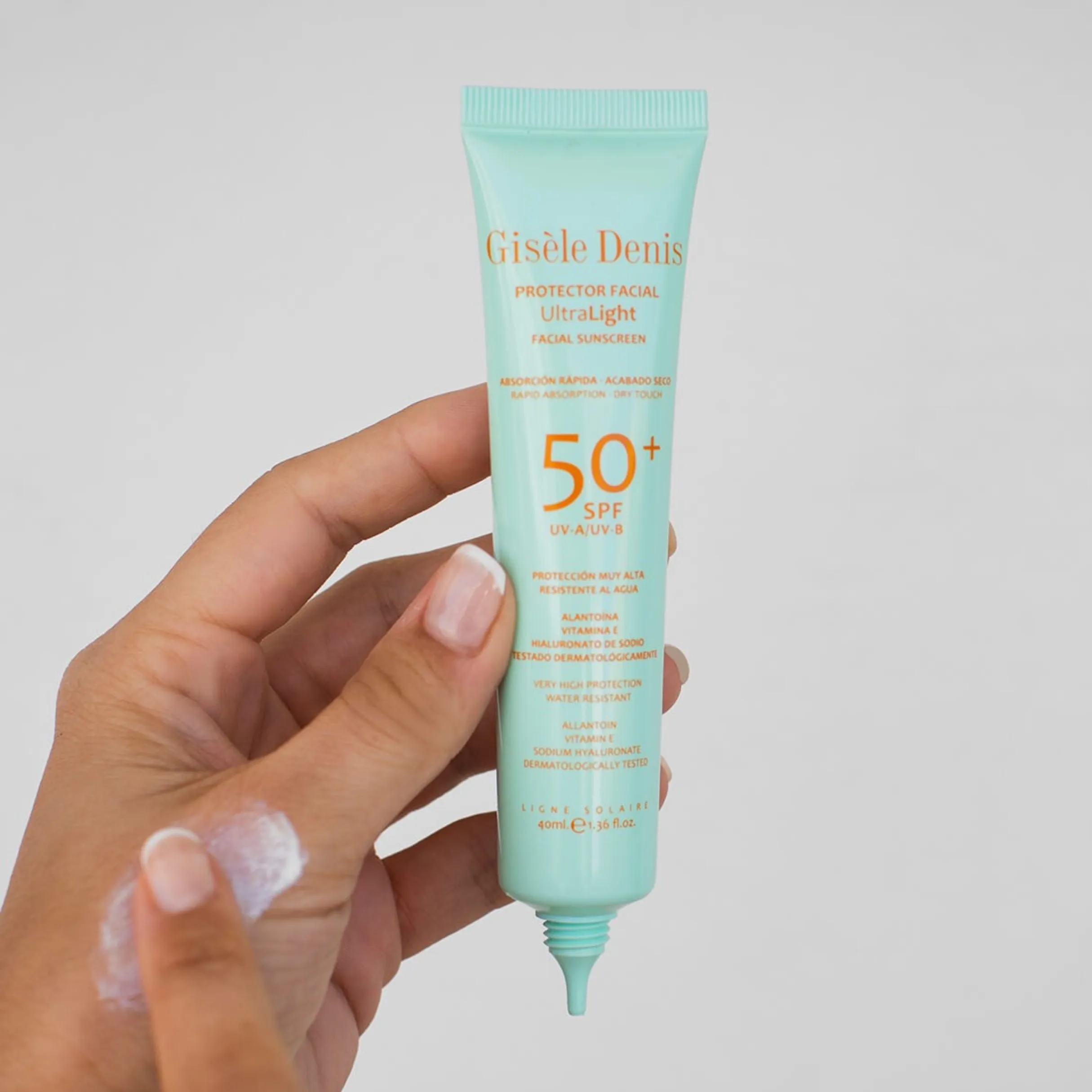 Gisele Denis Ultralight Facial Sunscreen SPF 50  40ml
