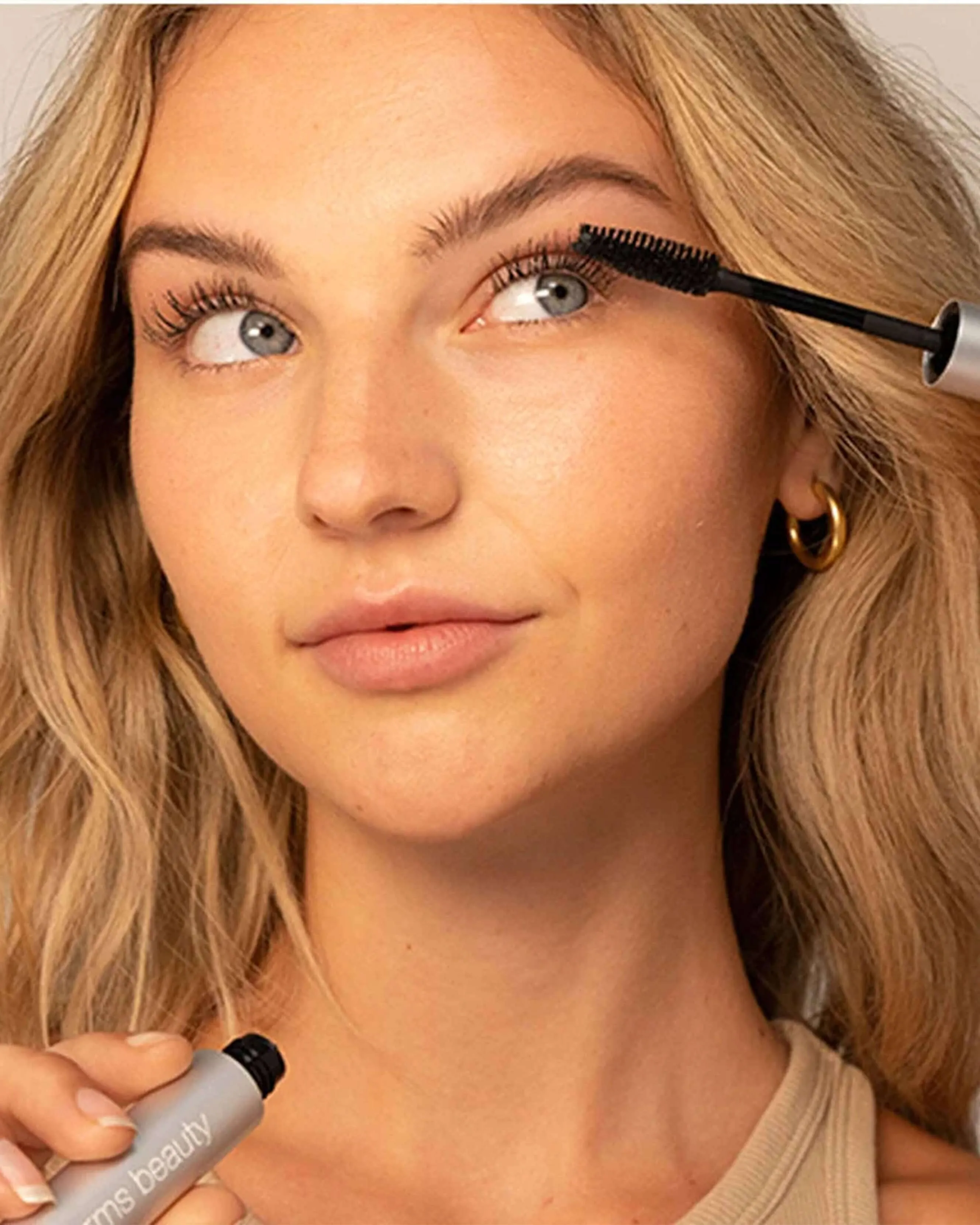 Straight Up™ Volumizing Peptide Mascara